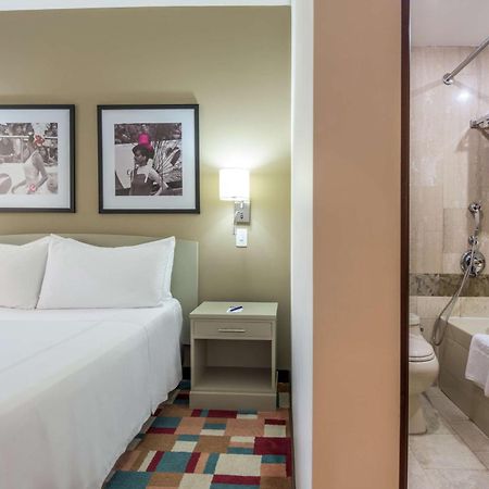 Hotel Nh Cali Royal Exteriér fotografie