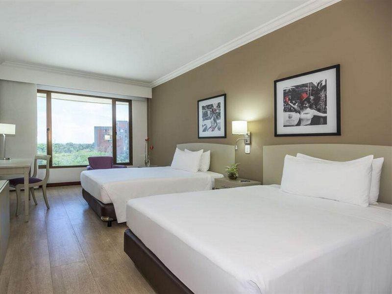 Hotel Nh Cali Royal Exteriér fotografie